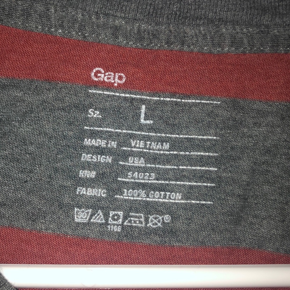 gap tee - Picture 2 of 3